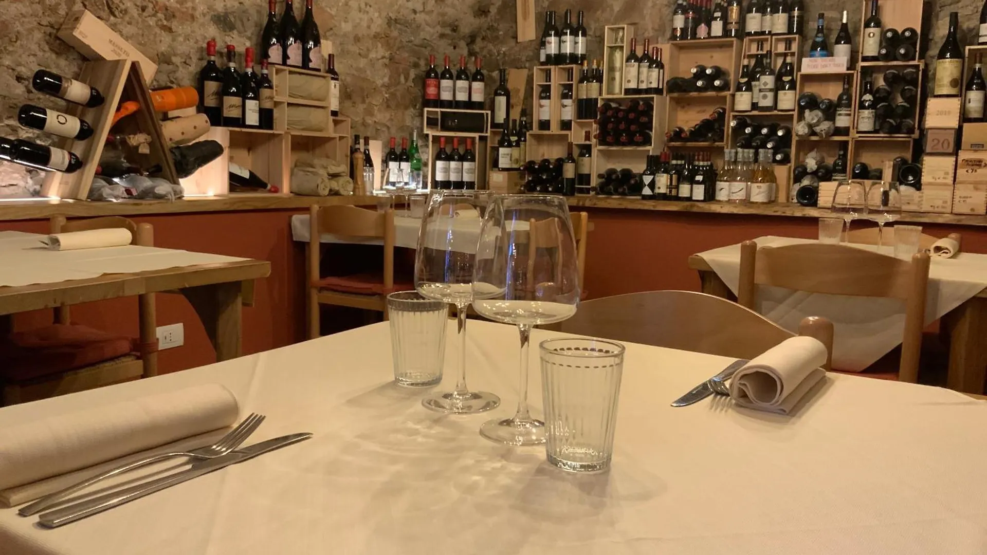 Osteria Al Cantonaccio Rooms Brusimpiano Bed & Breakfast
